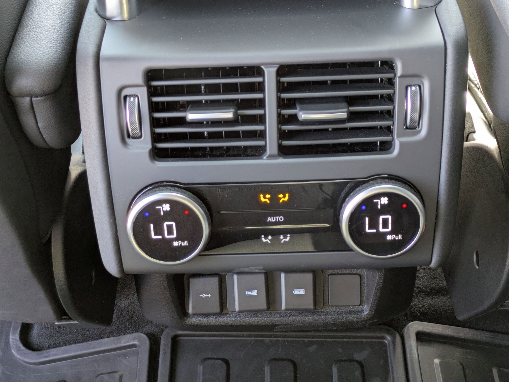 2023 Land Rover Discovery P300 S S R-Dynamic photo 20