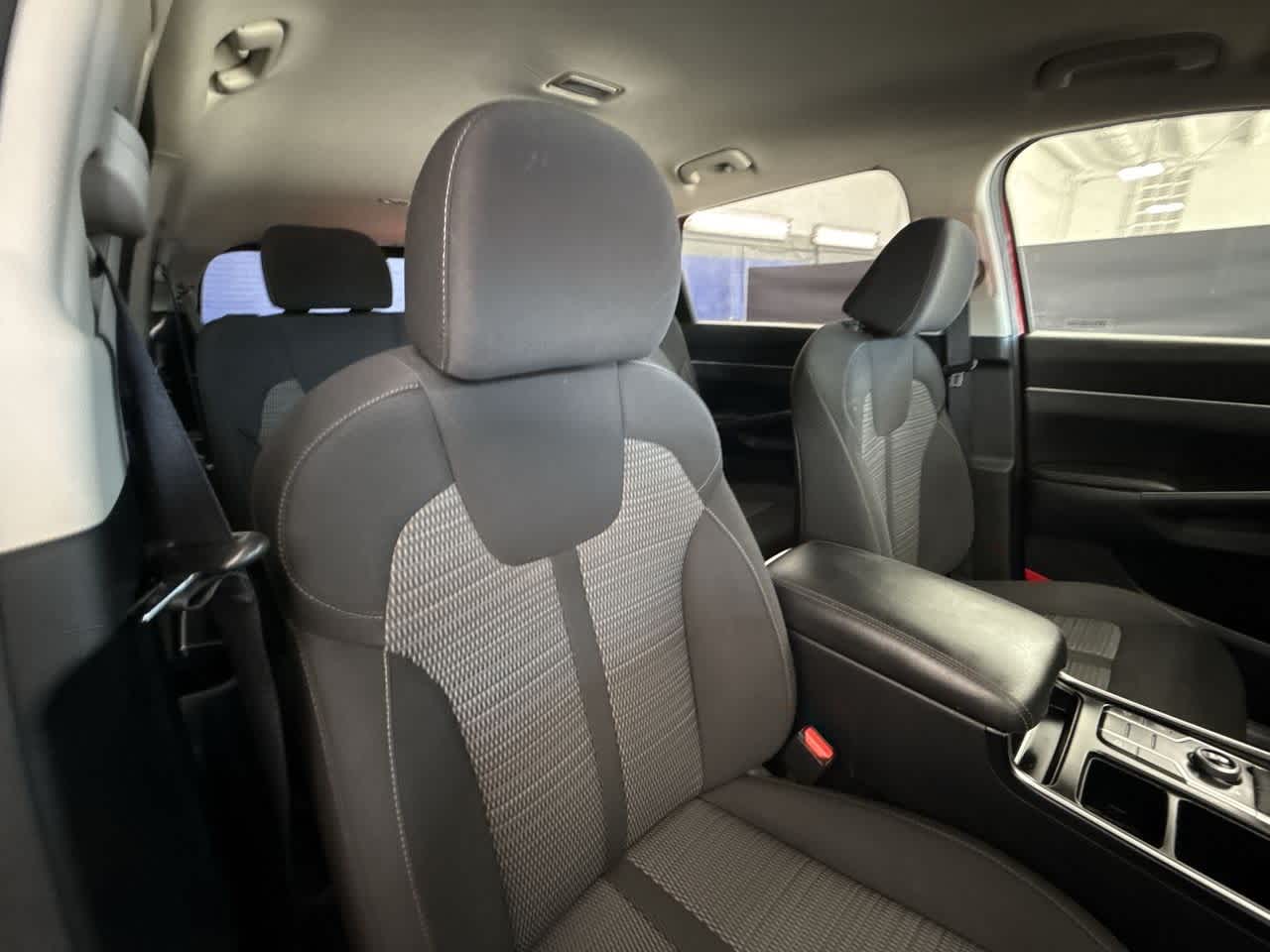 2023 Kia Sorento LX photo 24