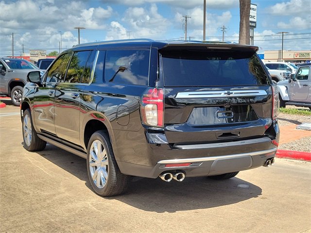 2024 Chevrolet Suburban High Country photo 4