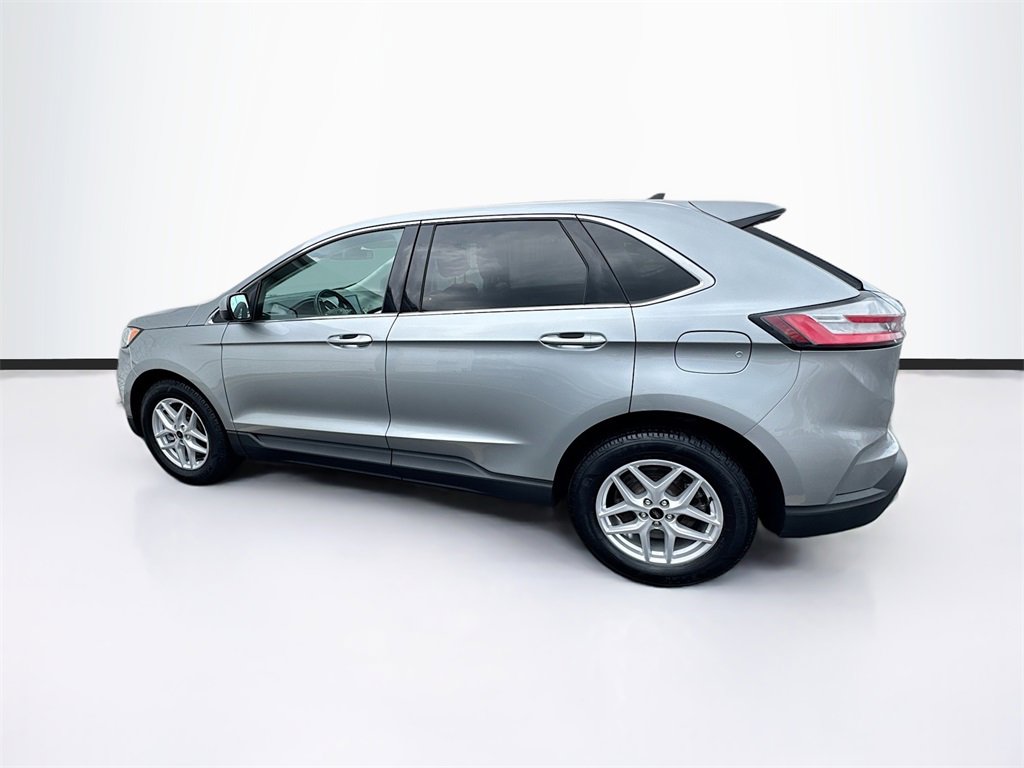 2024 Ford Edge SEL photo 3
