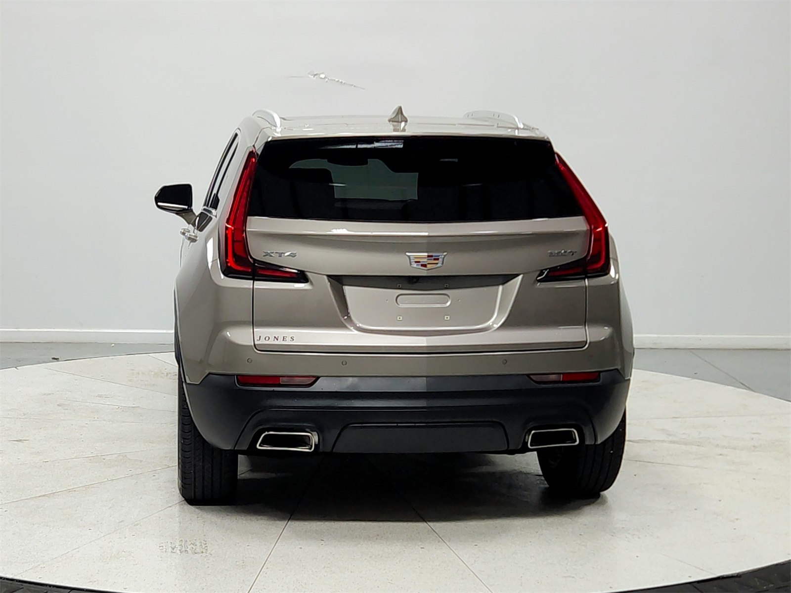 2023 Cadillac XT4 Luxury photo 3