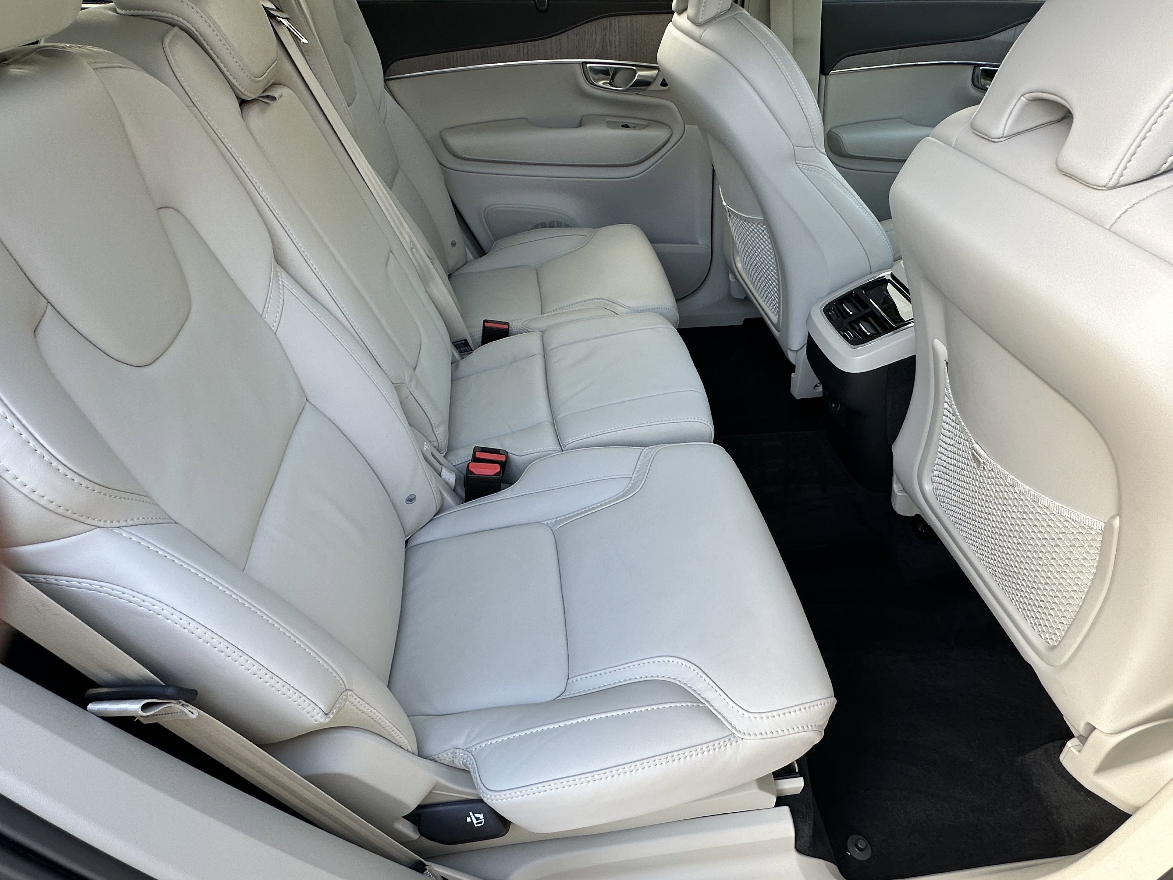 2025 Volvo XC90 photo 5