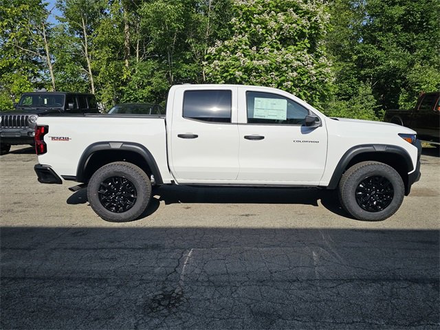 2025 Chevrolet Colorado Trail Boss photo 3