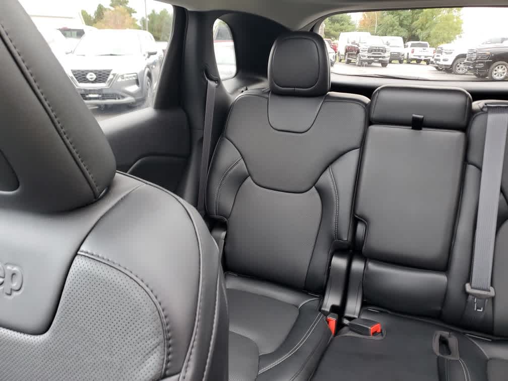 2022 Jeep Cherokee Limited photo 8