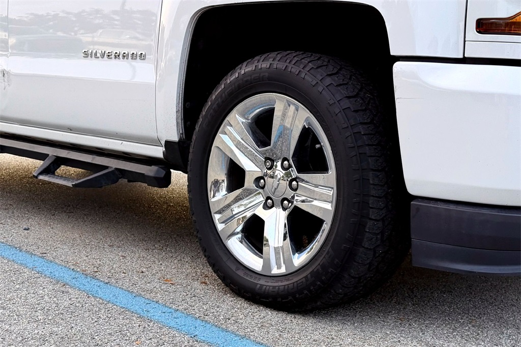 2018 Chevrolet Silverado 1500 Custom photo 4