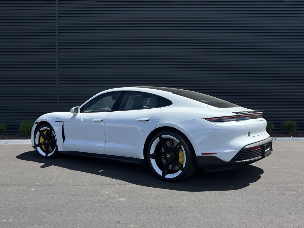 2020 Porsche Taycan Turbo S photo 3