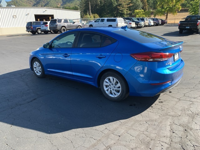 2017 Hyundai Elantra SE photo 3