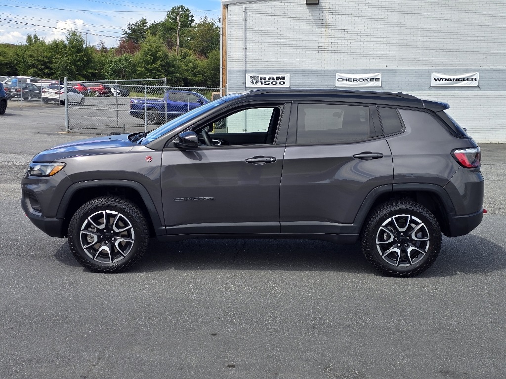 2024 Jeep Compass Trailhawk photo 19