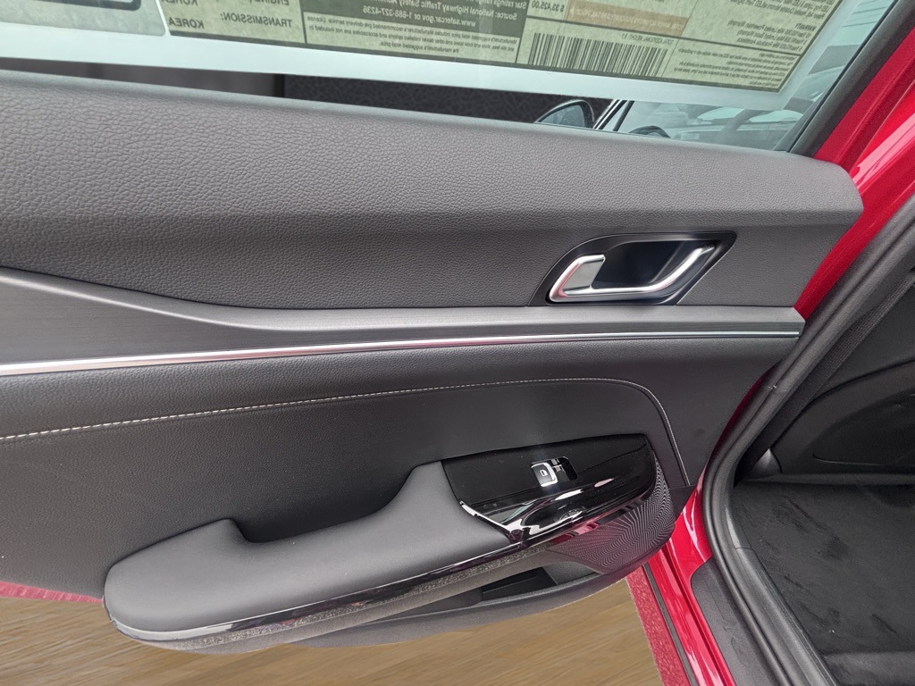 2025 Kia K5 GT-Line photo 13