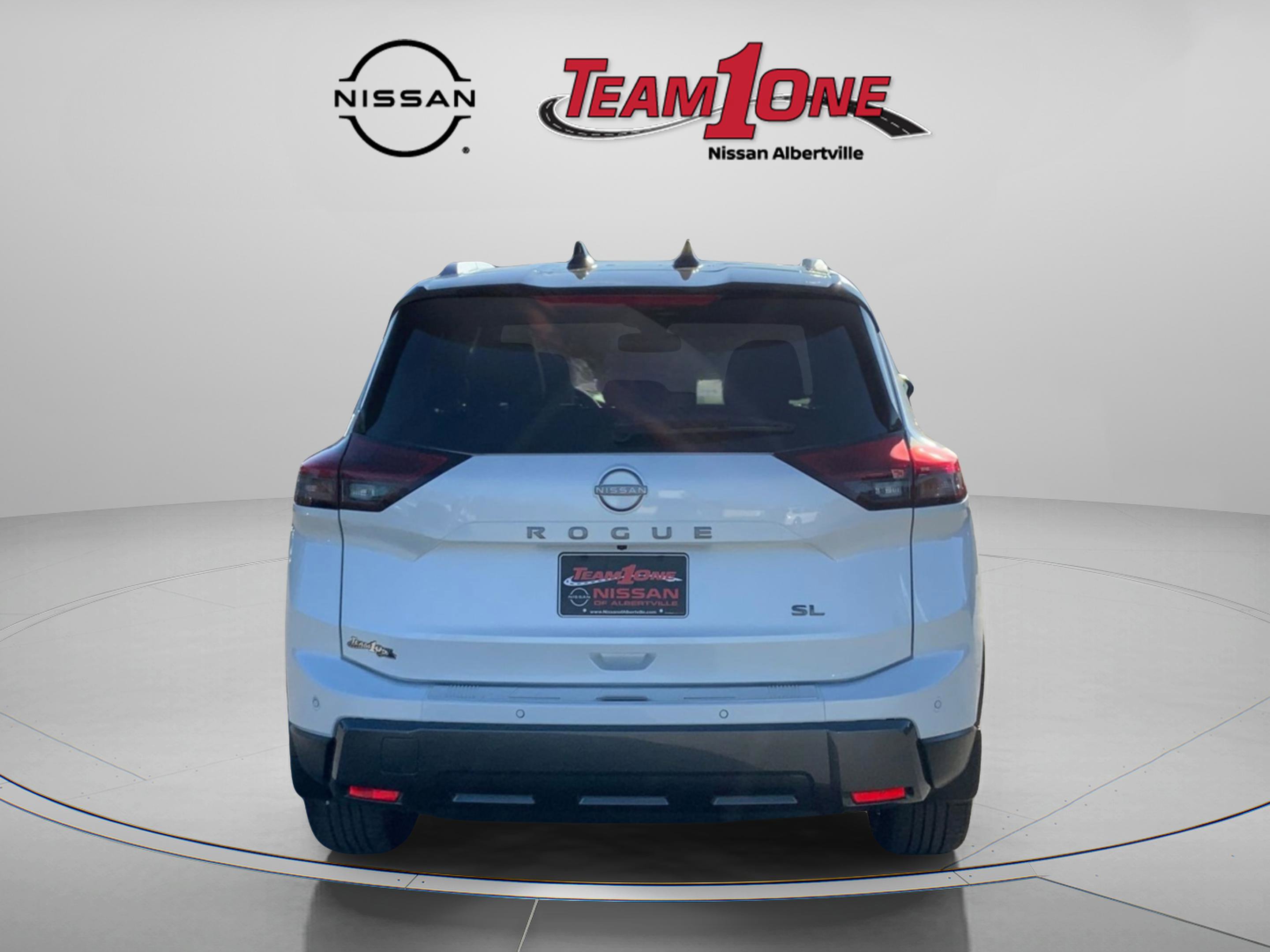 2025 Nissan Rogue SL photo 4