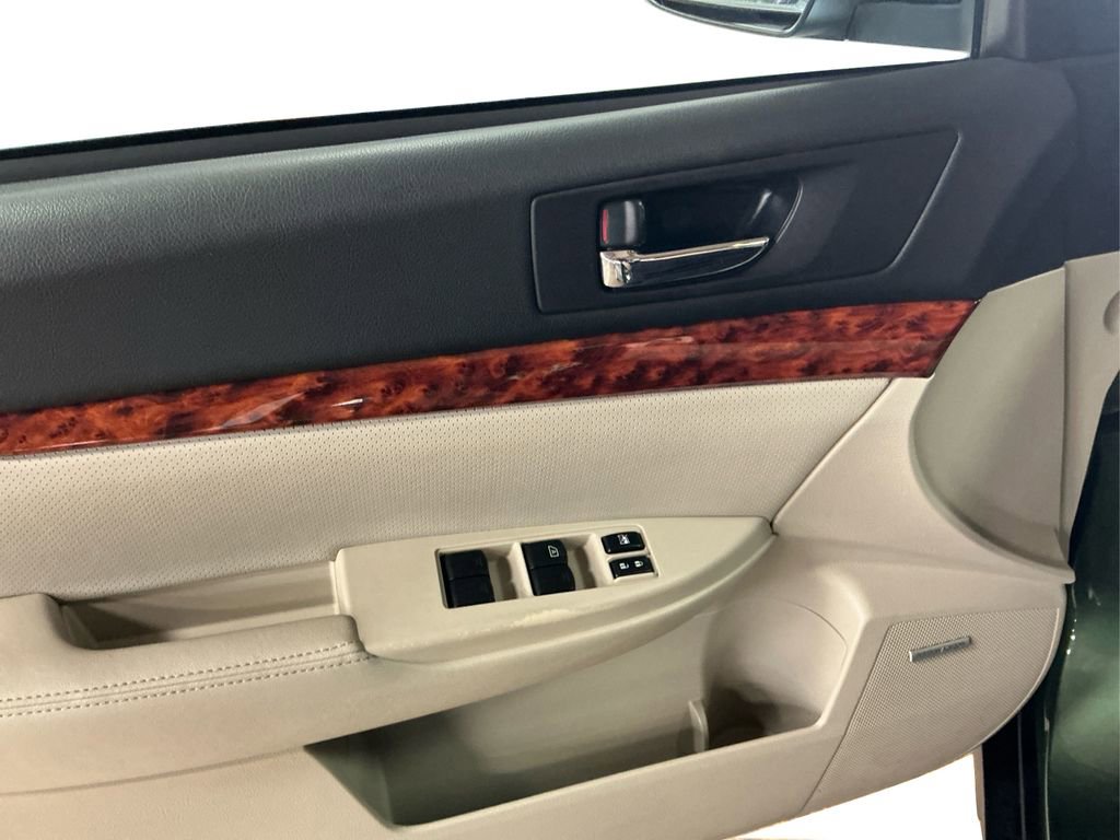 2012 Subaru Outback 2.5i Limited photo 19