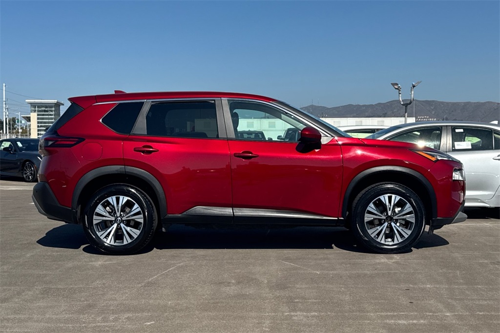 2023 Nissan Rogue SV photo 3