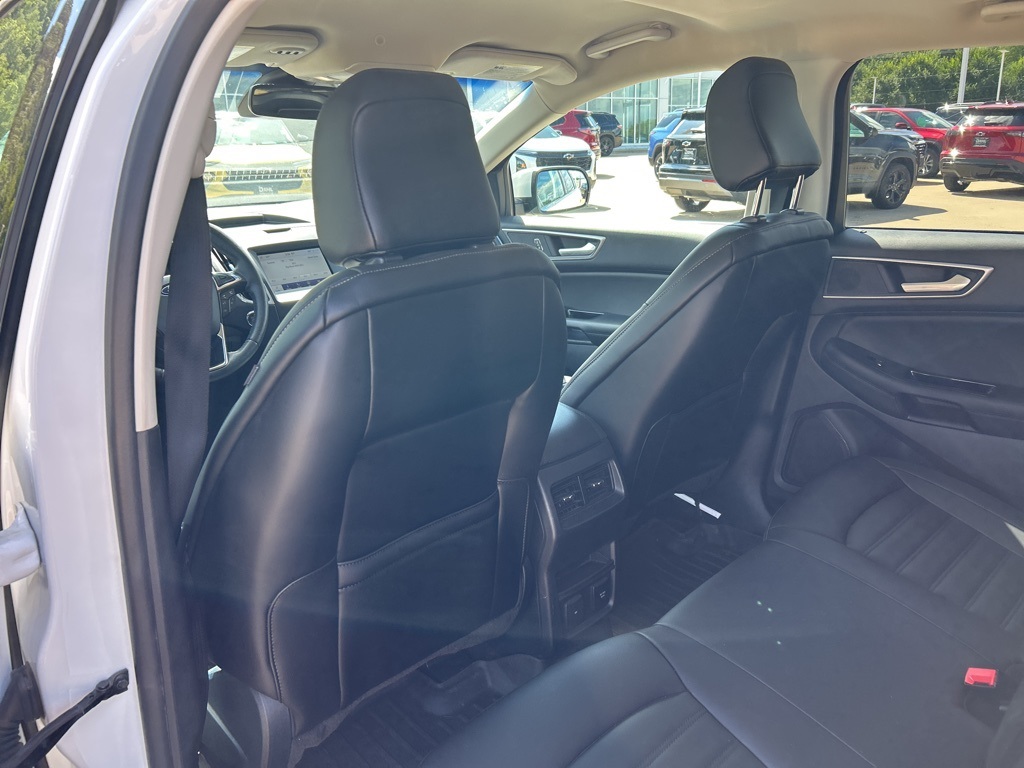 2020 Ford Edge SEL photo 21