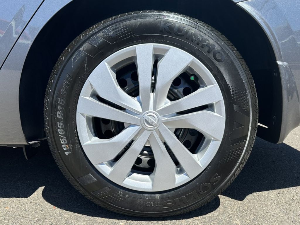 2025 Nissan Versa 1.6 S photo 11