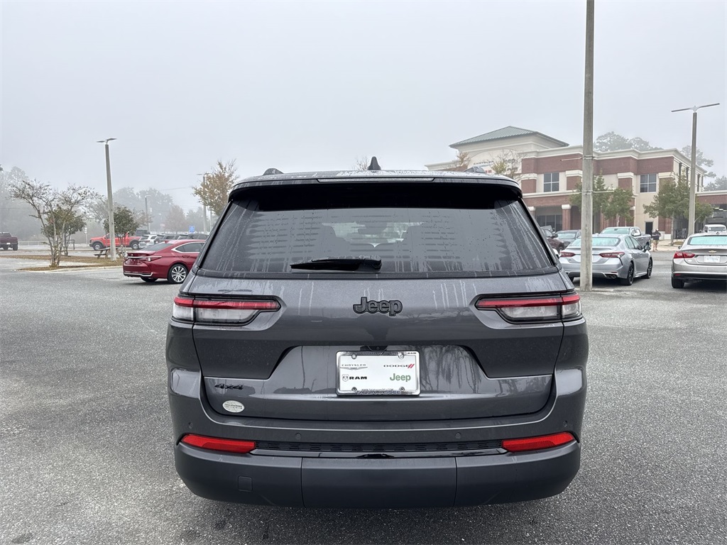 2025 Jeep Grand Cherokee Altitude X photo 4