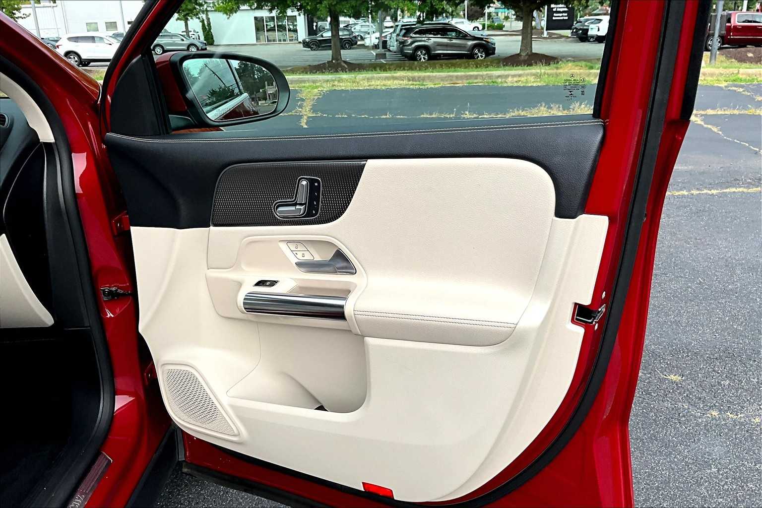 2022 Mercedes Benz GLA 250 photo 22