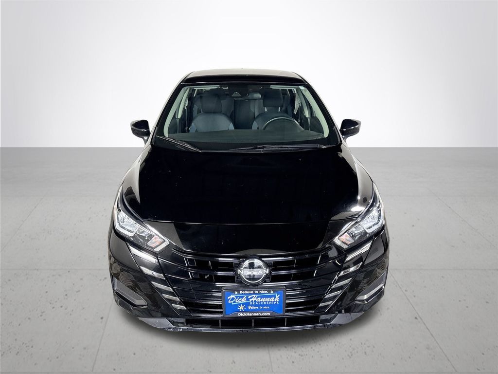 2023 Nissan Versa 1.6 SV photo 3