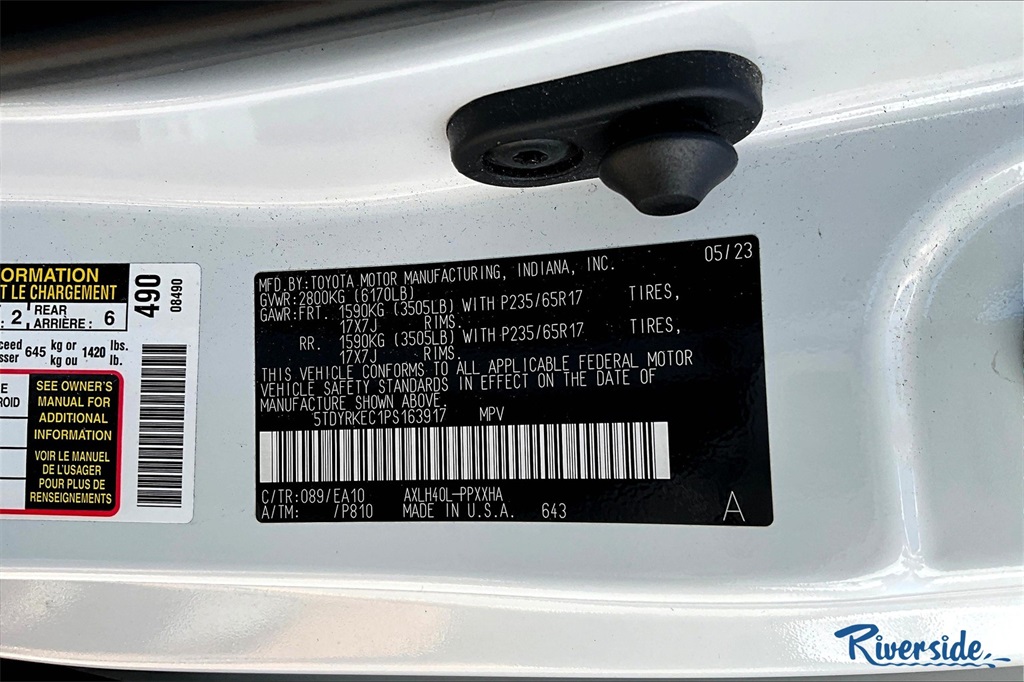 2023 Toyota Sienna XLE photo 9