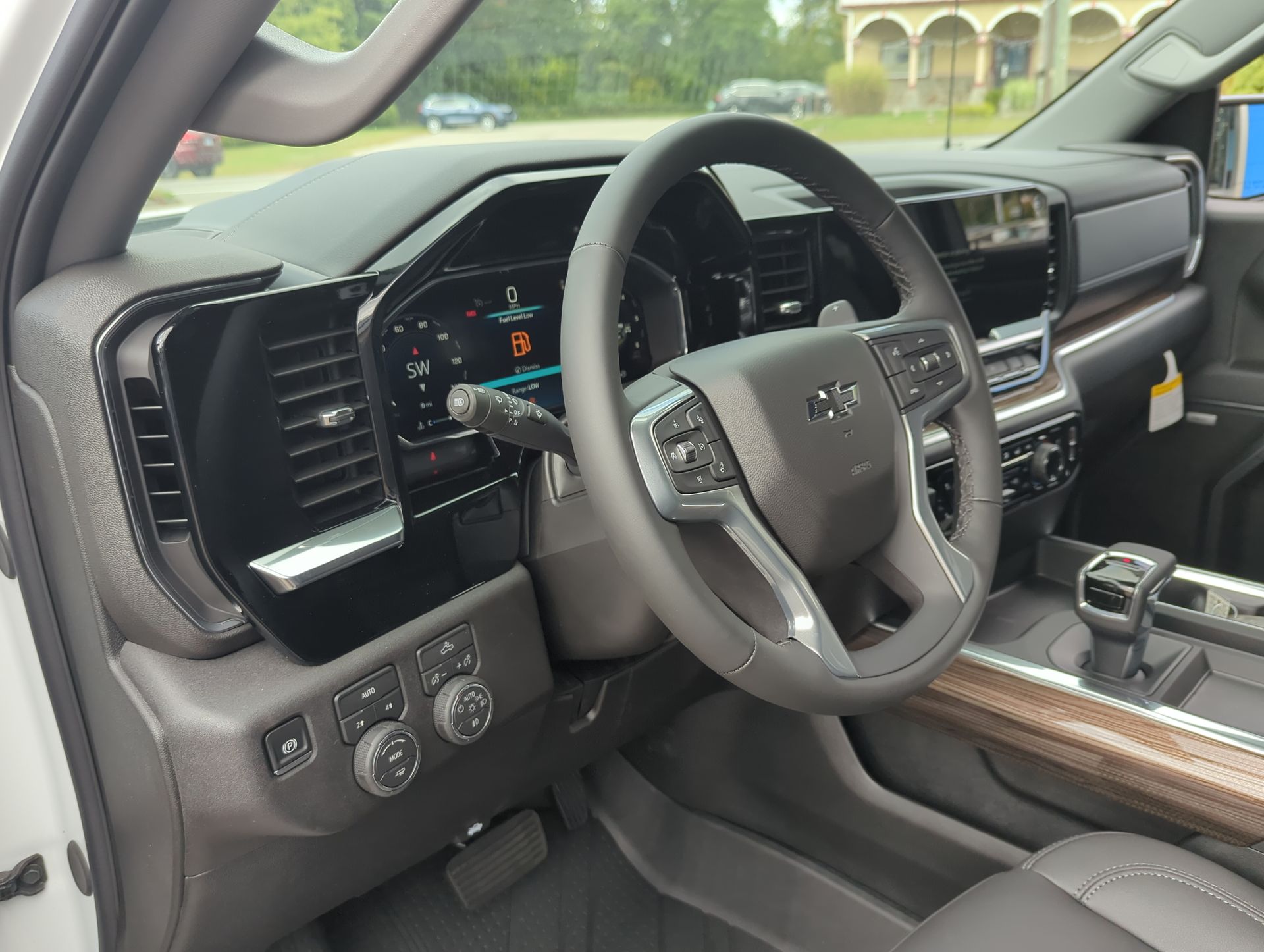2026 Chevrolet Silverado 1500 RST photo 2