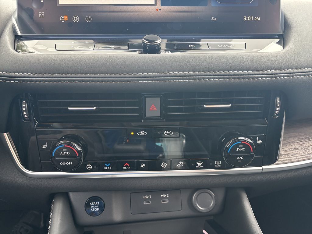 2026 Nissan Rogue Platinum photo 8