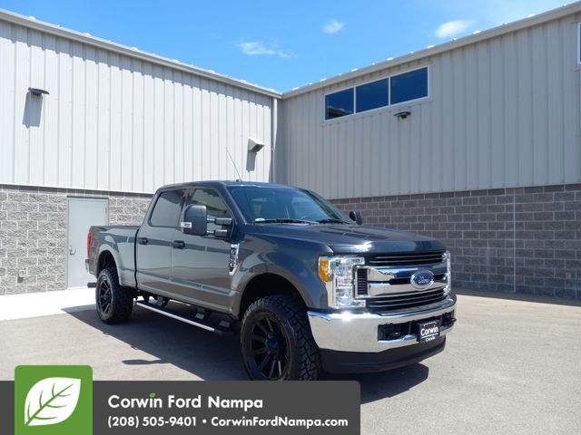 Used 2017 Gray Ford XLT image 1