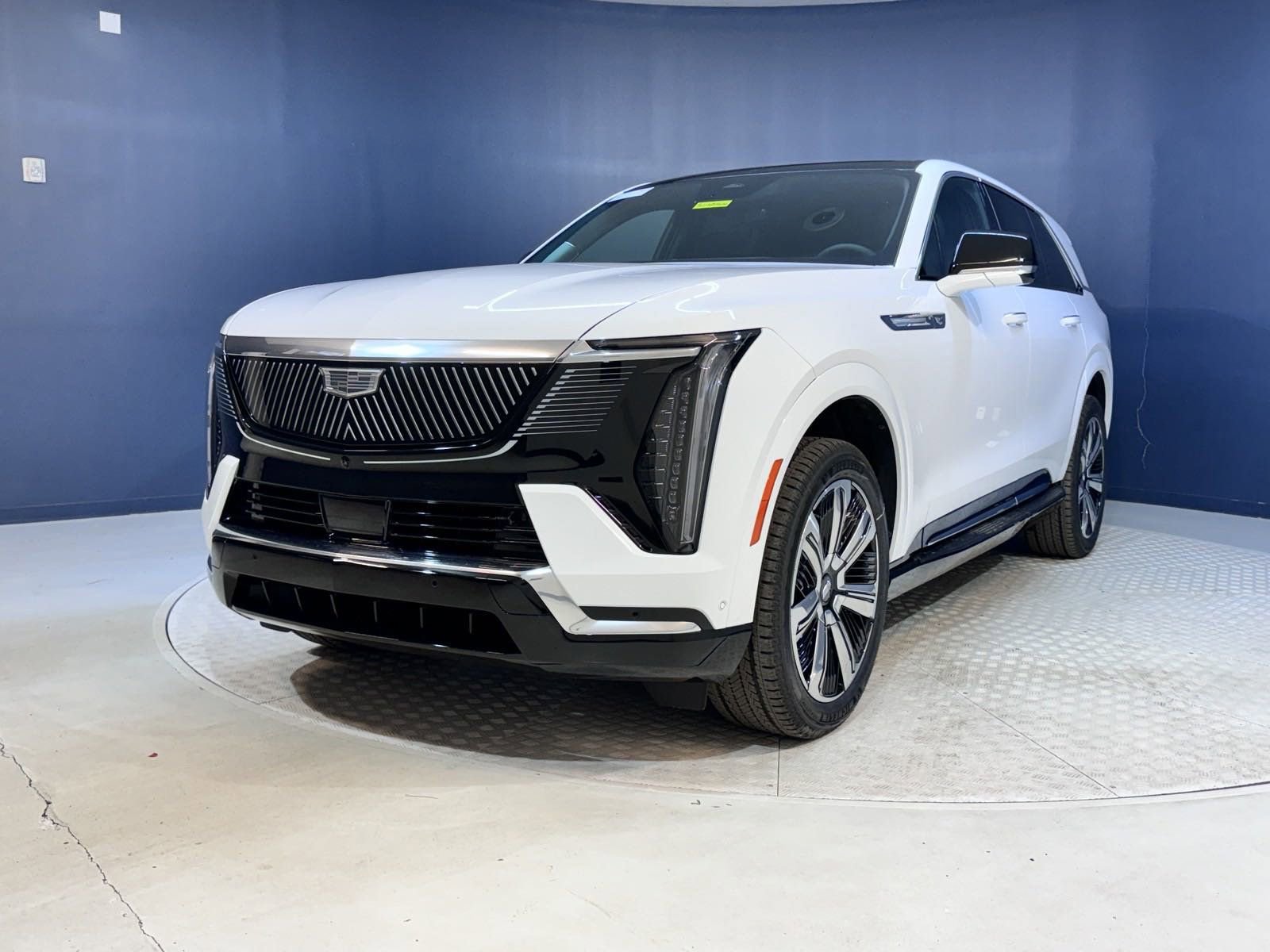 2025 Cadillac Escalade IQ Luxury photo 2
