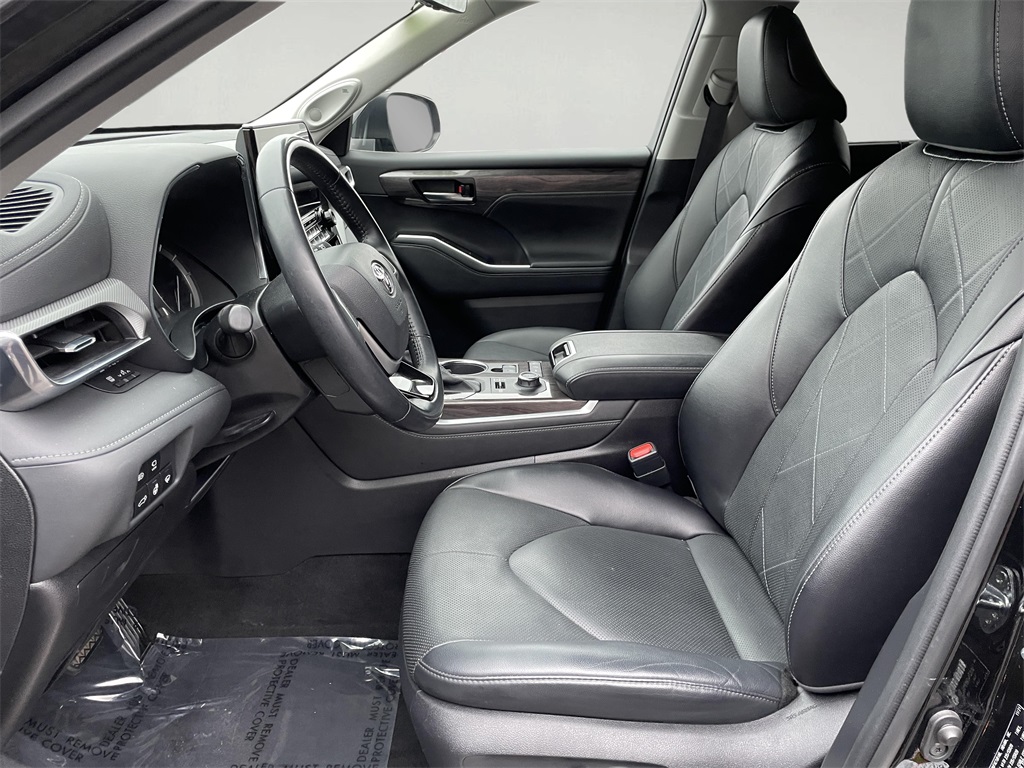 2022 Toyota Highlander Platinum photo 13