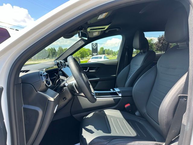 2025 Mercedes Benz GLC 300 4MATIC photo 15