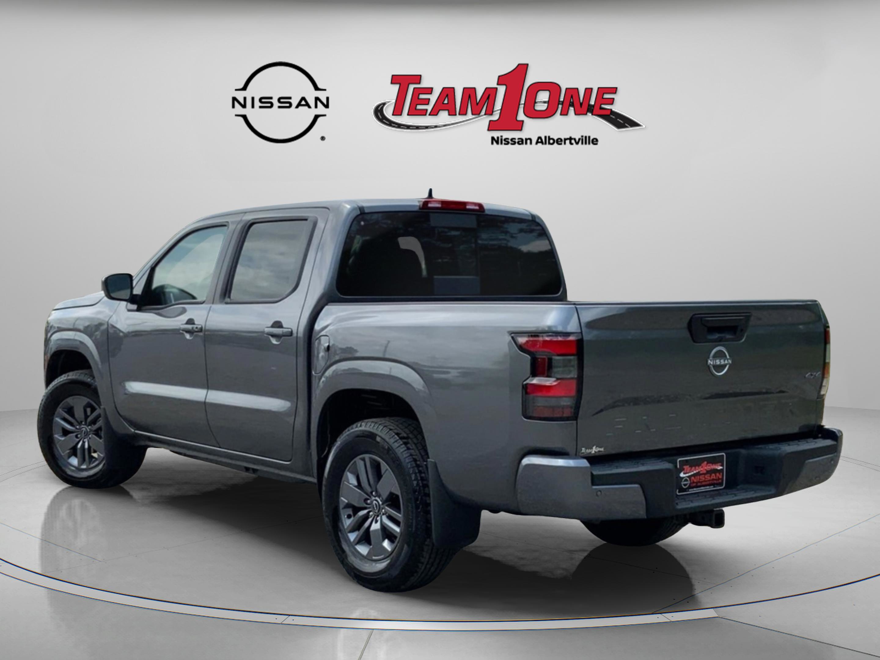 2025 Nissan Frontier SV Crew Cab photo 3