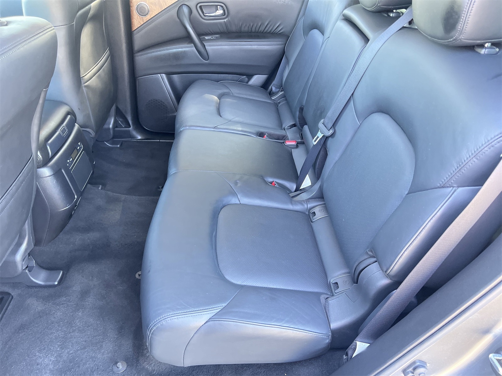 2021 Nissan Armada SL photo 23