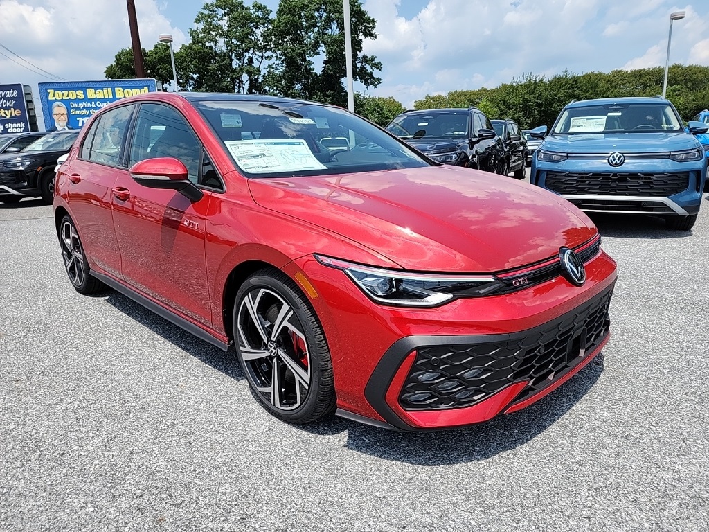 2025 Volkswagen Golf GTI SE photo 3