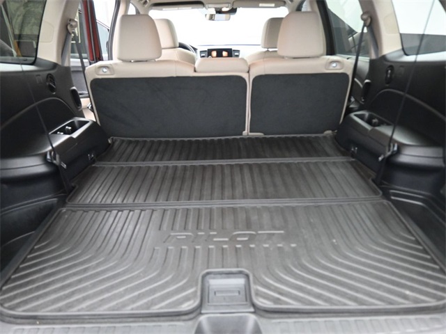 2019 Honda Pilot Touring photo 16