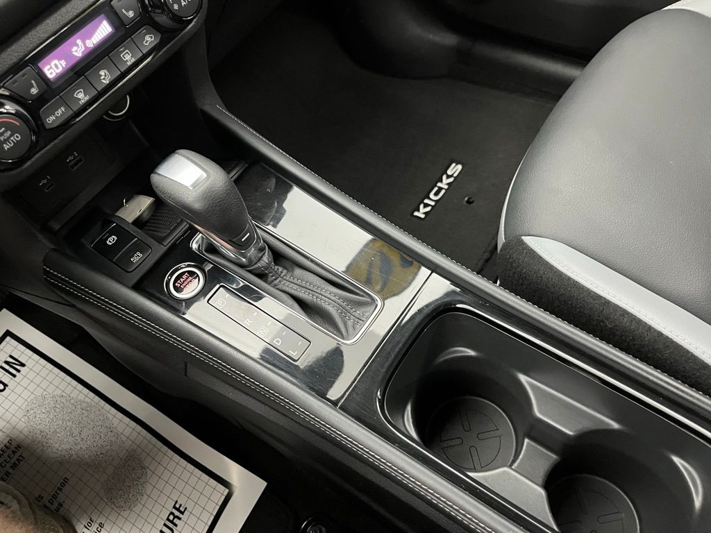 2023 Nissan Kicks SR photo 16