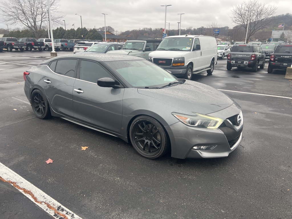 2017 Nissan Maxima S photo 2