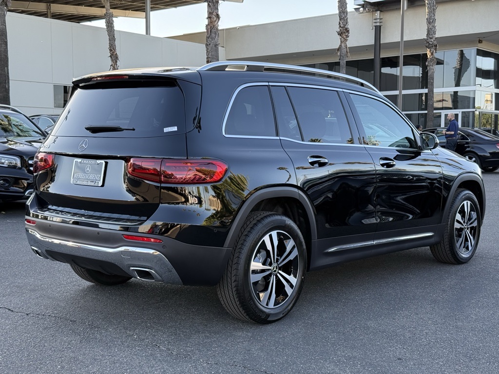 2025 Mercedes Benz GLB 250 photo 3