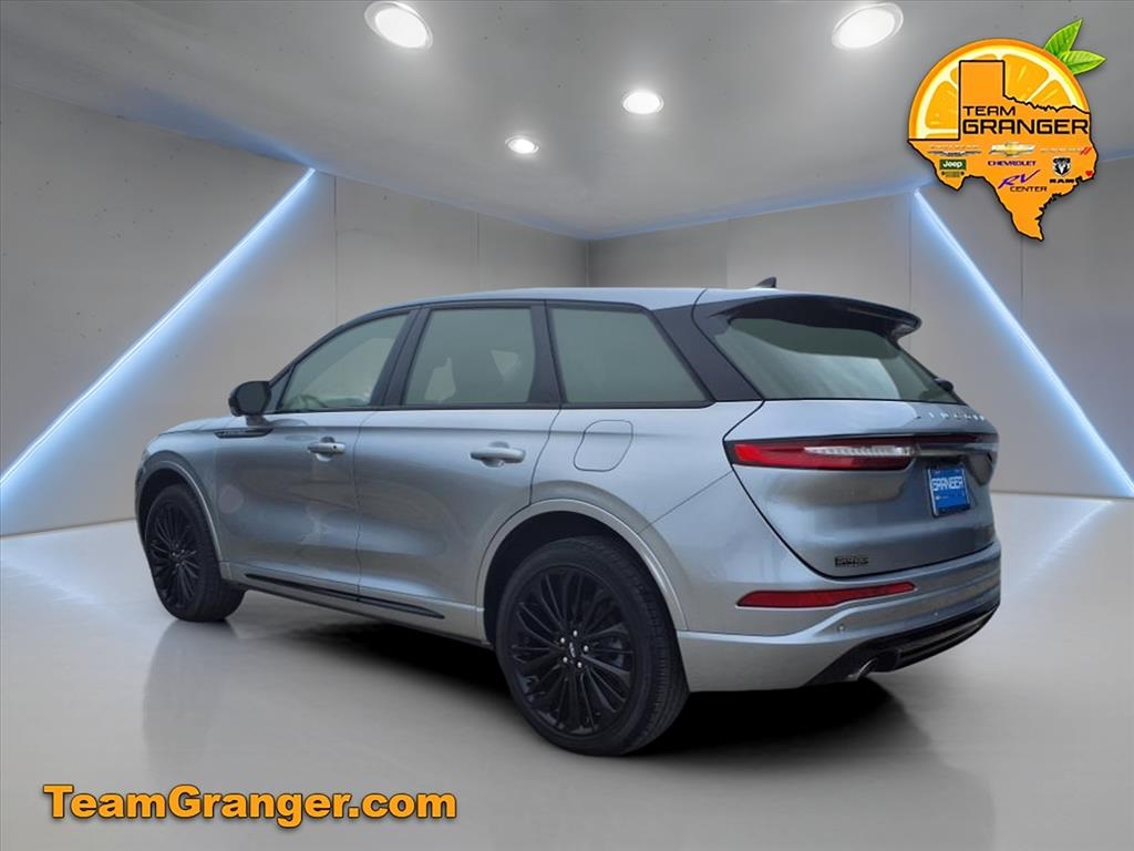 2024 Lincoln Corsair Premiere photo 2