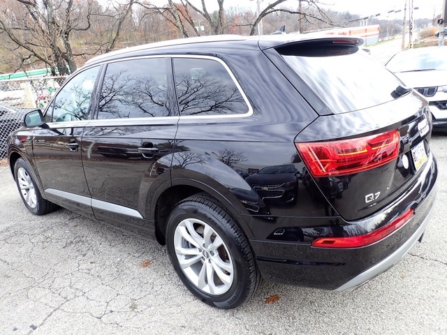 2019 Audi Q7 55 Premium Plus photo 2