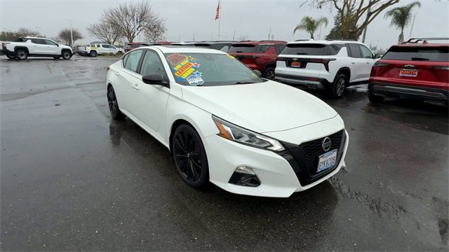 2022 Nissan Altima SR