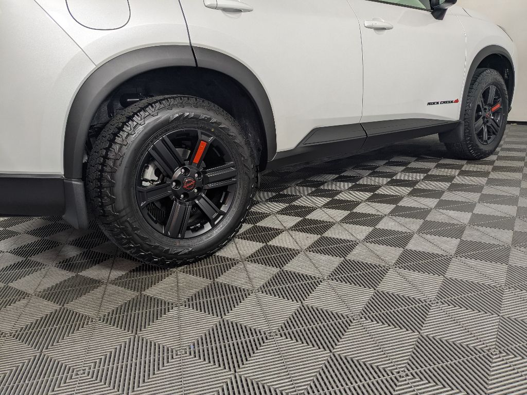 2026 Nissan Rogue SV photo 7