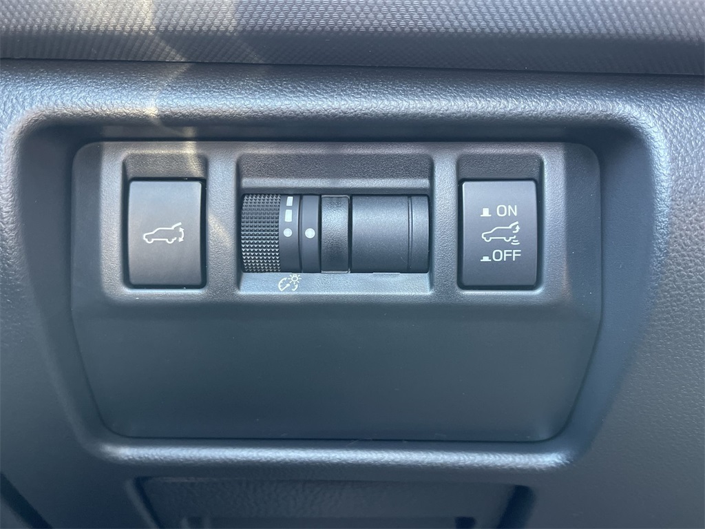 2025 Subaru Forester Touring photo 25