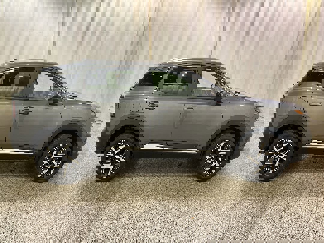 2026 Nissan Kicks SV photo 4