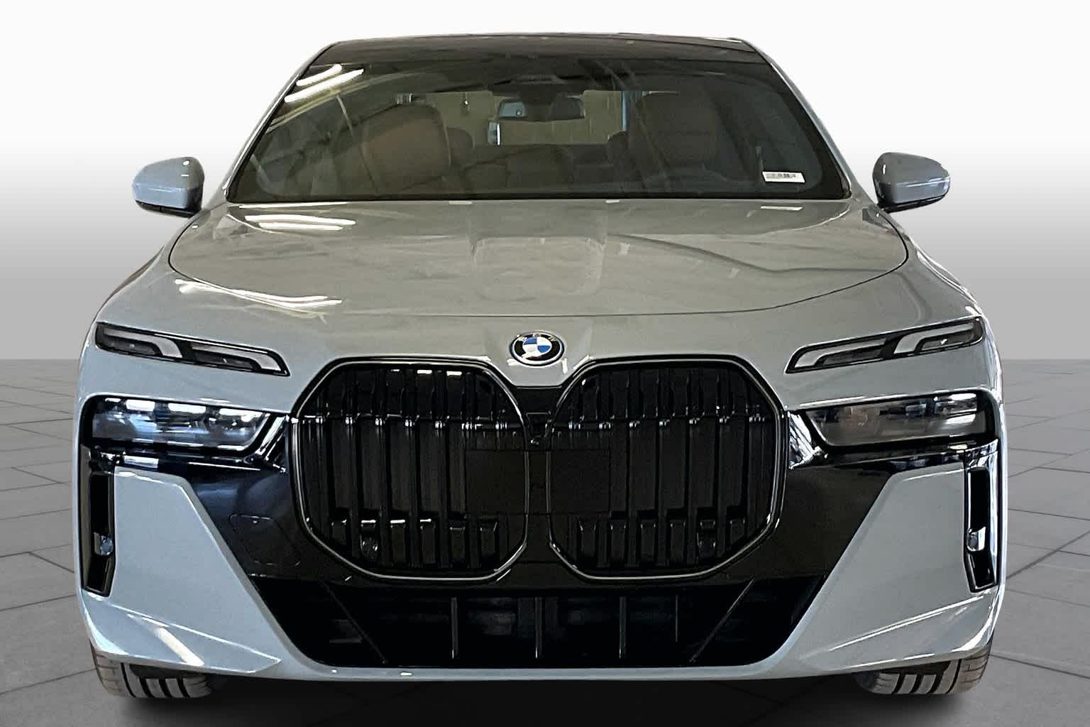 2025 Bmw 750e 750e xDrive photo 3