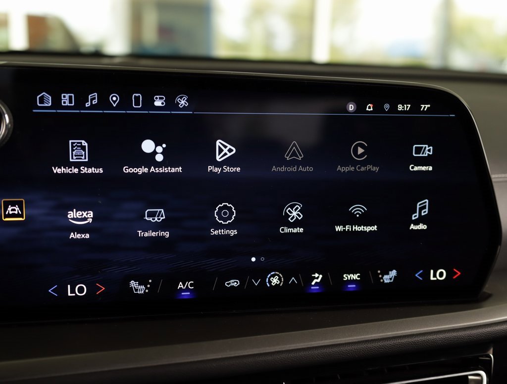 2025 Chevrolet Traverse photo 14