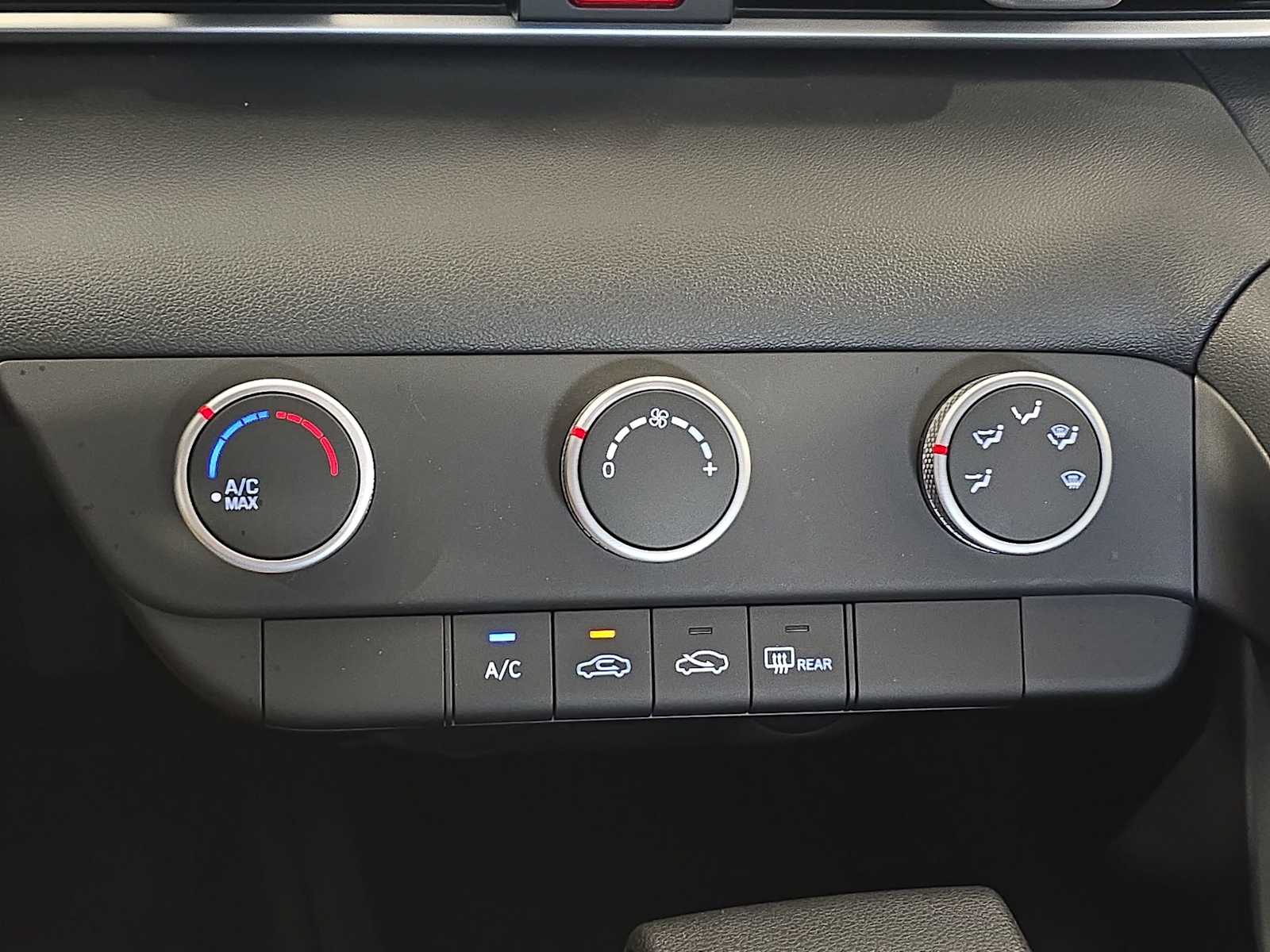 2025 Hyundai Elantra SE photo 24