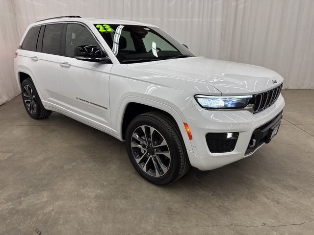 2023 Jeep Grand Cherokee Overland's photo