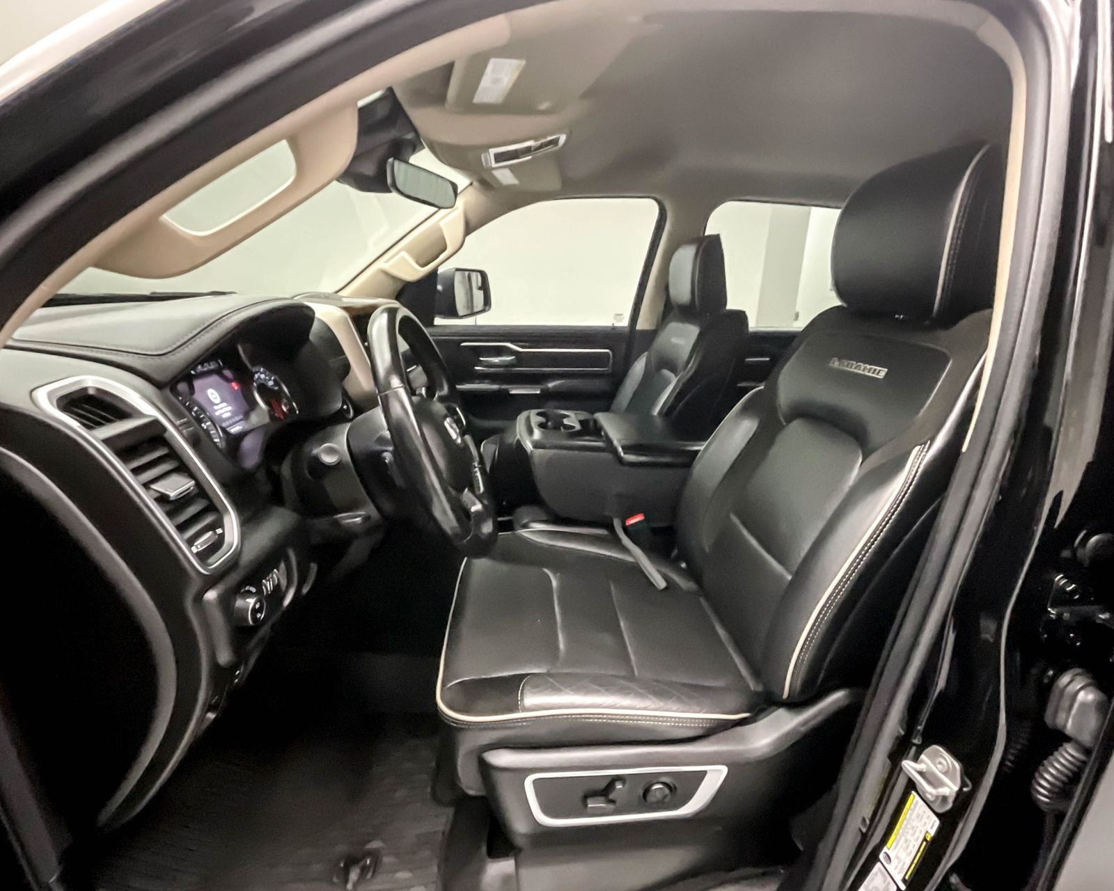 2021 Ram 1500 Laramie photo 10
