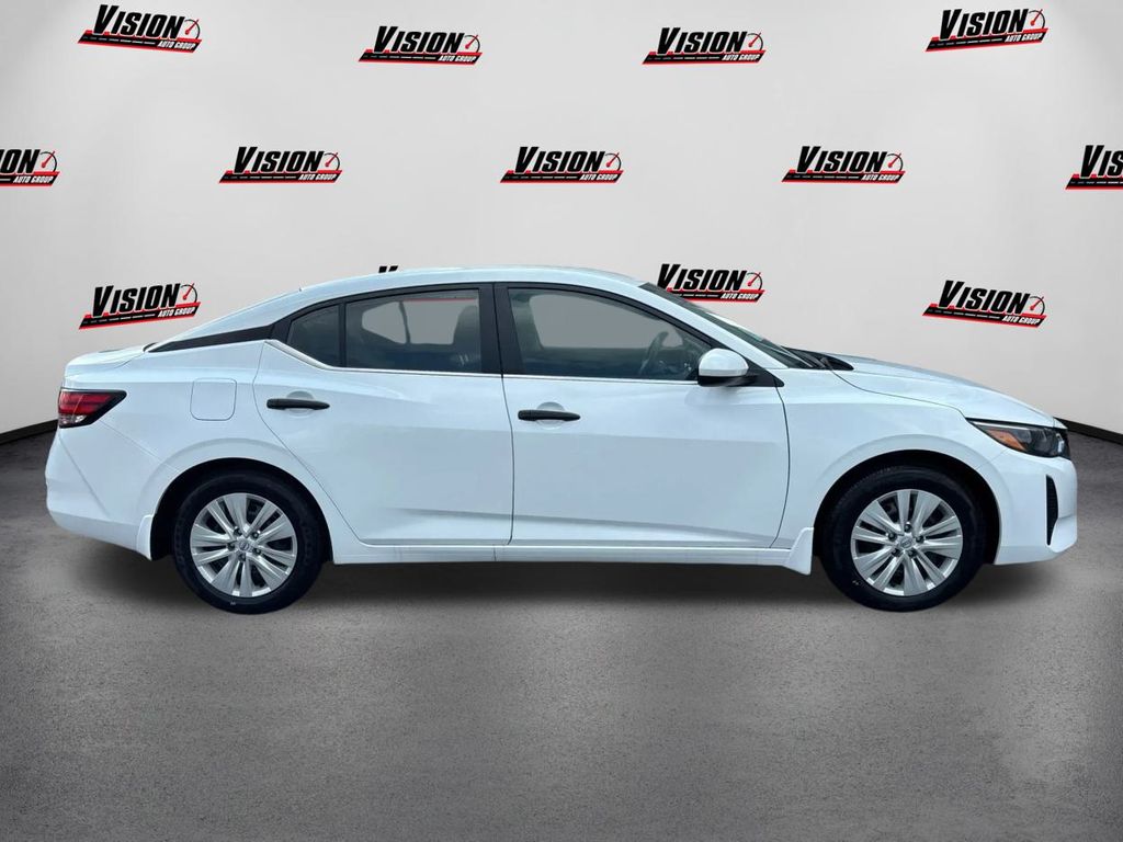 2025 Nissan Sentra S photo 4