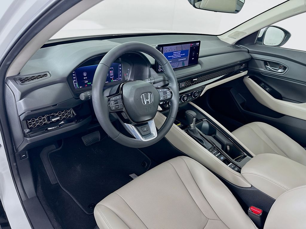 2025 Honda Accord Hybrid Touring photo 9