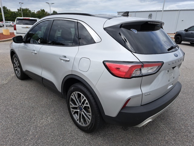 2020 Ford Escape SEL photo 8
