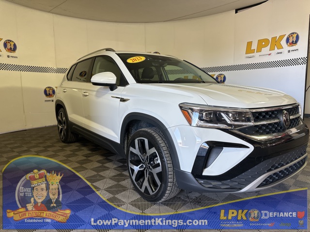 2023 Volkswagen Taos SEL's photo